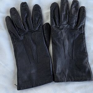 Elegant Black Leather Women's Gloves